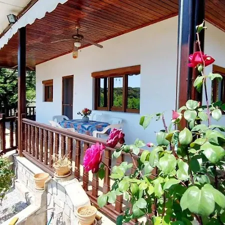 Holiday home Chrysa *